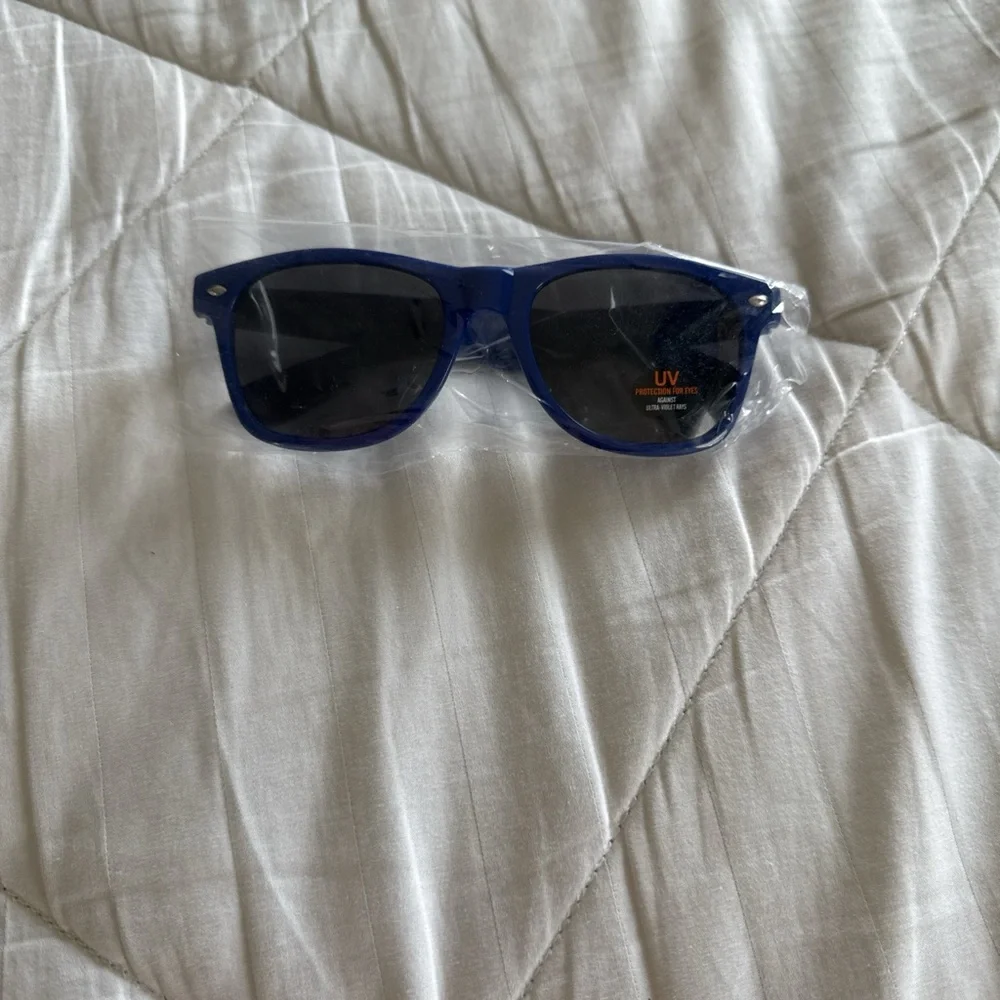 N/A these sunglasses